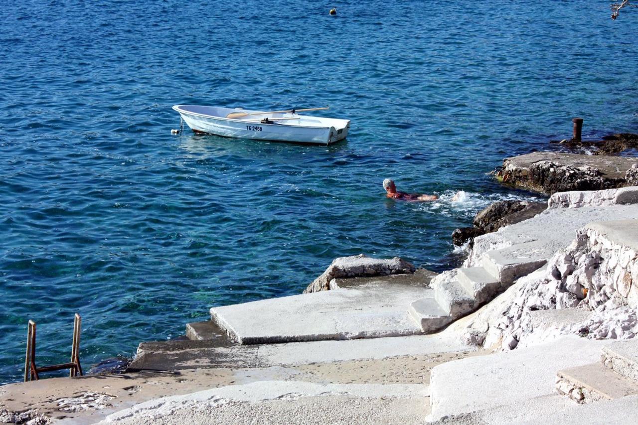 Apartments By The Sea Mavarstica, Ciovo - 2043 Trogir Exterior foto