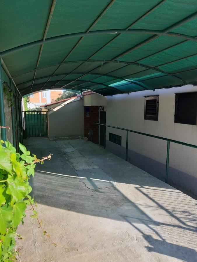 Apartments By The Sea Mavarstica, Ciovo - 2043 Trogir Exterior foto