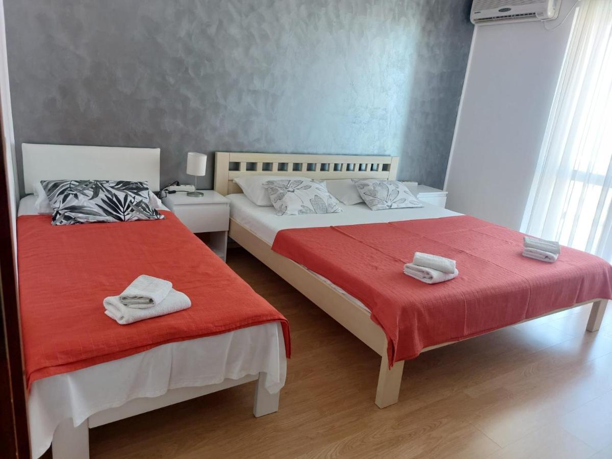 Apartments By The Sea Mavarstica, Ciovo - 2043 Trogir Exterior foto
